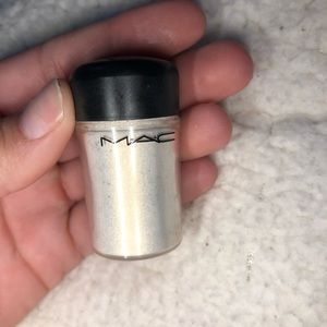 MAC vanilla pigment